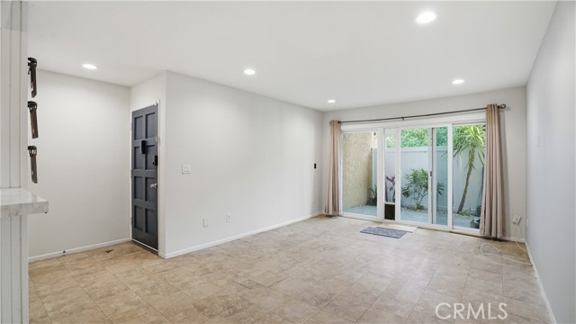 Detail Gallery Image 5 of 25 For 1101 W Macarthur, Santa Ana,  CA 92707 - 2 Beds | 2 Baths