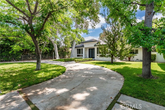 22904 Calvert Street, Woodland Hills CA: https://media.crmls.org/medias/20212be5-a0ca-418e-a92f-b570111032ab.jpg