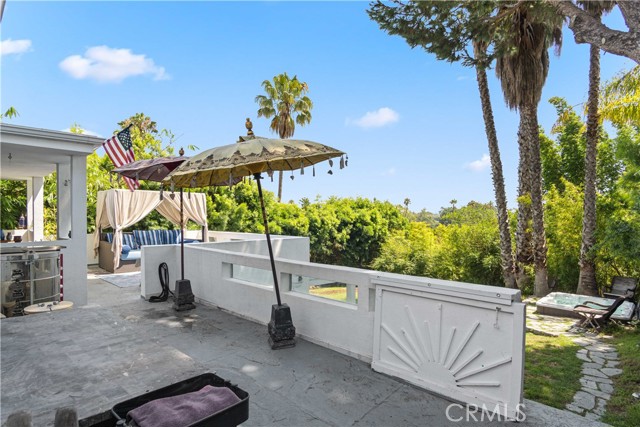 Detail Gallery Image 6 of 19 For 2025 Navy St, Santa Monica,  CA 90405 - 3 Beds | 2 Baths