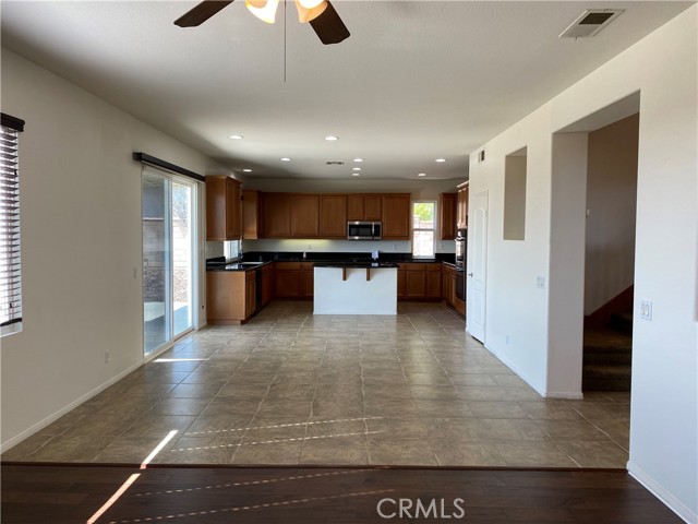 5505 Sunset Ridge Drive, Jurupa Valley CA: https://media.crmls.org/medias/20249189-fb9f-4d9f-8a97-eb9b2f31e6dd.jpg