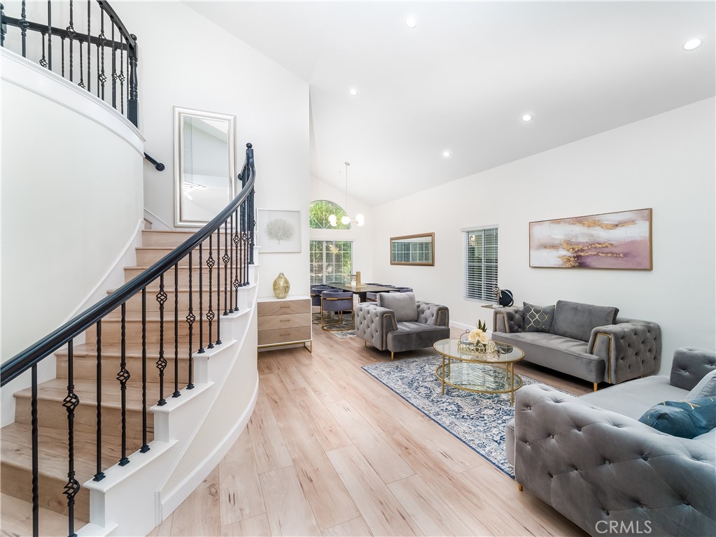 23304 W Vail