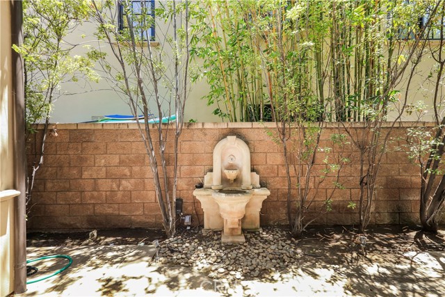 26 Woods Trail, Irvine CA: https://media.crmls.org/medias/20257b1a-57cd-4eb5-994f-49c20987af11.jpg