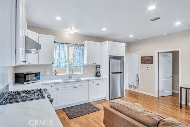 Detail Gallery Image 7 of 41 For 9022 Marlene Ave, Garden Grove,  CA 92841 - 6 Beds | 4 Baths
