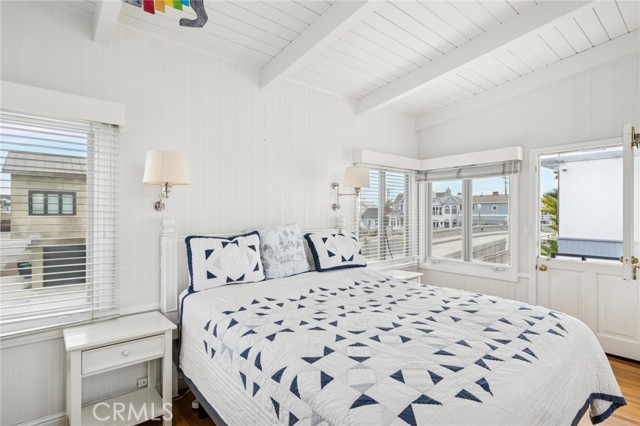 Detail Gallery Image 20 of 42 For 200 Grand Canal, Newport Beach,  CA 92662 - 4 Beds | 3 Baths