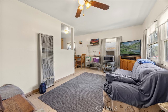 418 W Olive Avenue, La Habra CA: https://media.crmls.org/medias/2029957a-bbf9-490c-9dc4-da945d580185.jpg