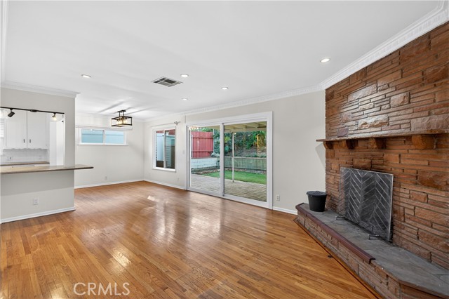 Detail Gallery Image 3 of 16 For 5007 Canoga Avenue, Woodland Hills,  CA 91364 - 3 Beds | 2 Baths