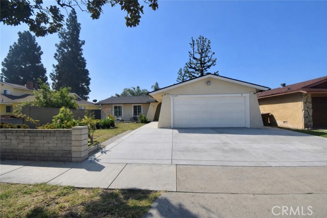 Detail Gallery Image 2 of 17 For 1912 E Clifpark, Anaheim,  CA 92805 - 4 Beds | 2 Baths