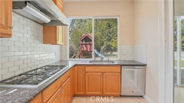 Detail Gallery Image 26 of 71 For 4469 La Serena, Yorba Linda,  CA 92886 - 4 Beds | 3/1 Baths