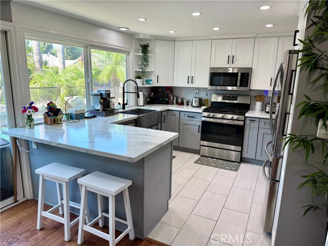 Detail Gallery Image 10 of 57 For 629 E Riverview Ave, Orange,  CA 92865 - 4 Beds | 2 Baths