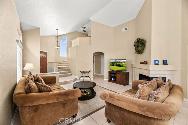 40723 Mountain Pride, Murrieta CA: https://media.crmls.org/medias/202a9bd8-c9b5-4f92-9220-53b4aec3a3fd.jpg