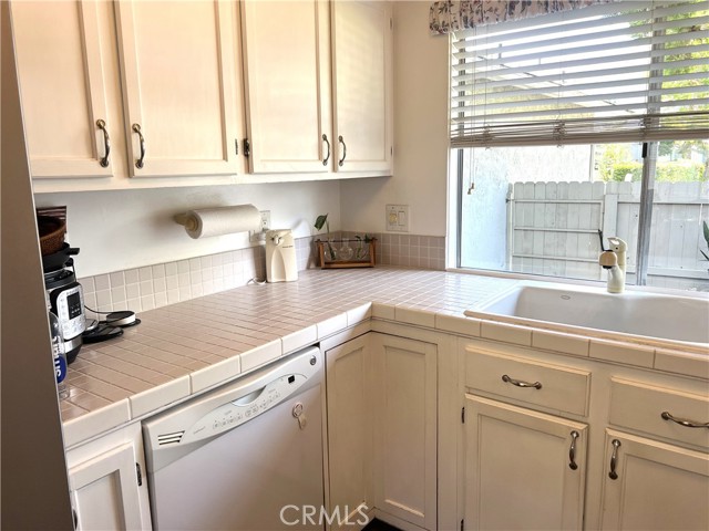 25511 Polaris Lane, Lake Forest CA: https://media.crmls.org/medias/202b048c-4c2f-4963-9b30-225efa8fc7a1.jpg