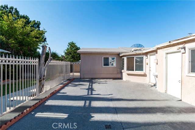 6340 Wilbur Avenue photo 13