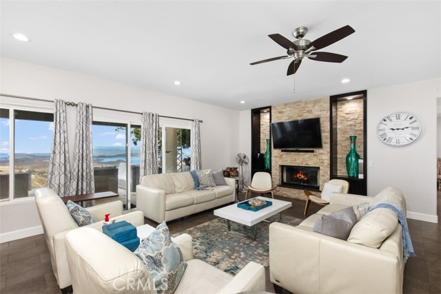 Detail Gallery Image 10 of 40 For 14710 Burwood Dr, Lake Mathews,  CA 92570 - 5 Beds | 3/2 Baths