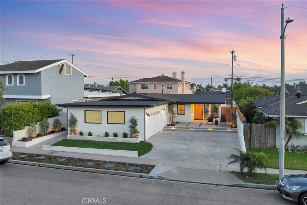 900 Catalina Avenue