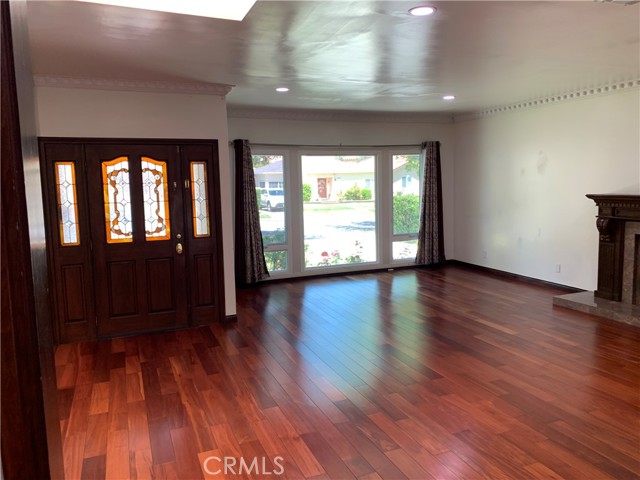 220 Laurel Avenue, Arcadia CA: https://media.crmls.org/medias/202c4564-aace-4f98-8663-c6dcce868918.jpg