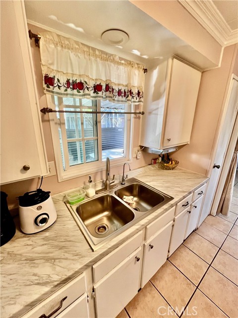 Detail Gallery Image 2 of 49 For 1081 Arrow Hwy, Azusa,  CA 91702 - 3 Beds | 2 Baths