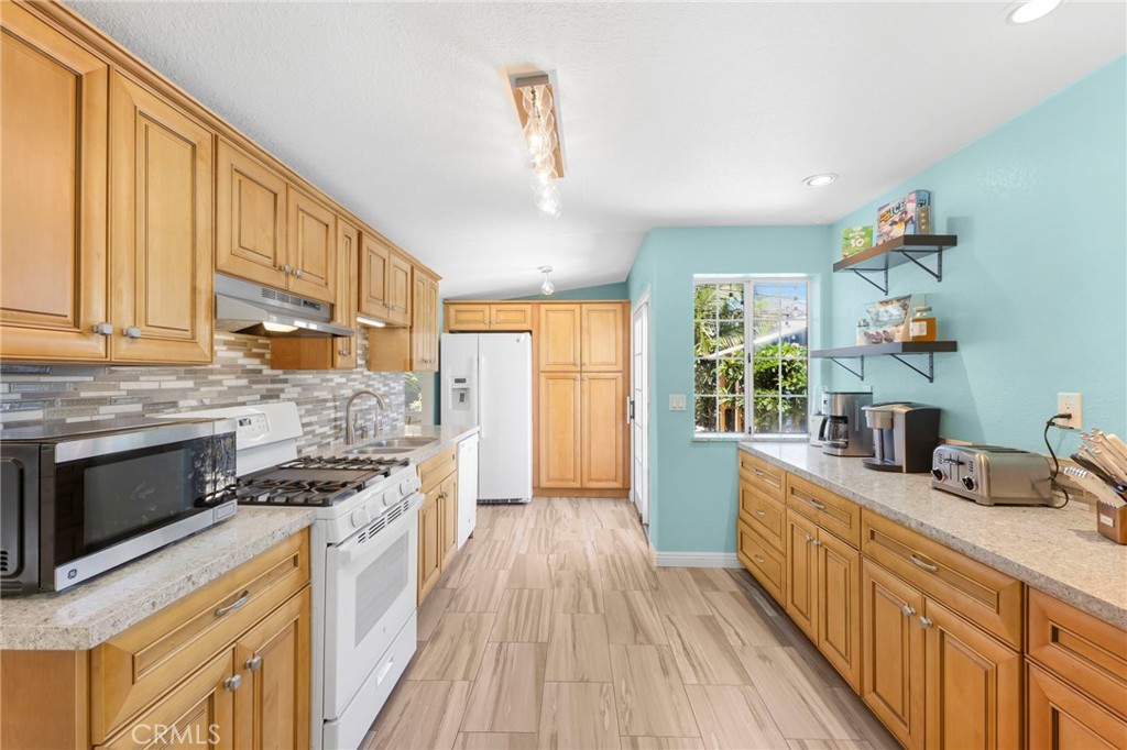 142 E Glaucus St - photo 11