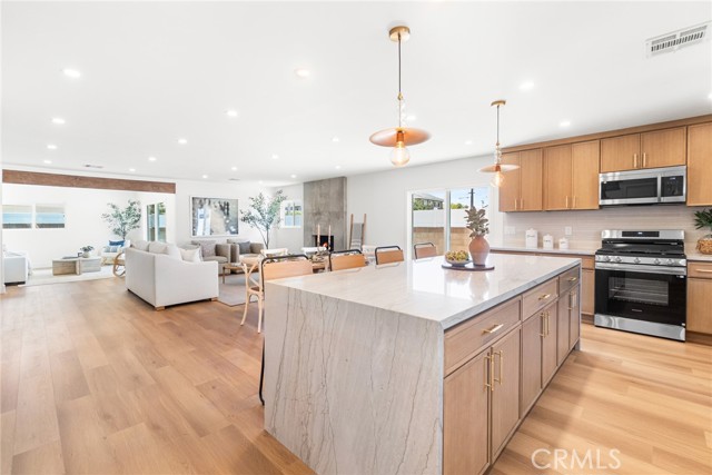 22748 Samuel Street, Torrance CA: https://media.crmls.org/medias/202d4ba8-b8e5-45f5-bf1f-8d17603c3de3.jpg