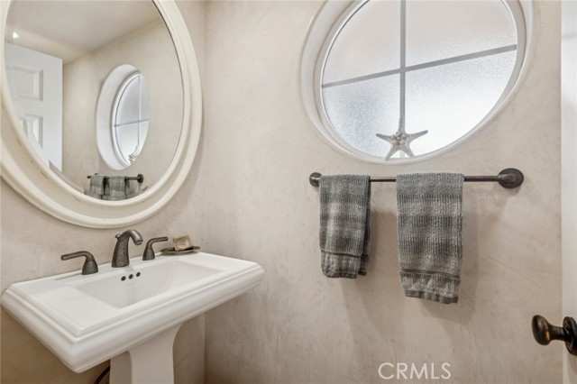 Detail Gallery Image 15 of 29 For 610 Marigold Ave, Corona Del Mar,  CA 92625 - 3 Beds | 3/1 Baths