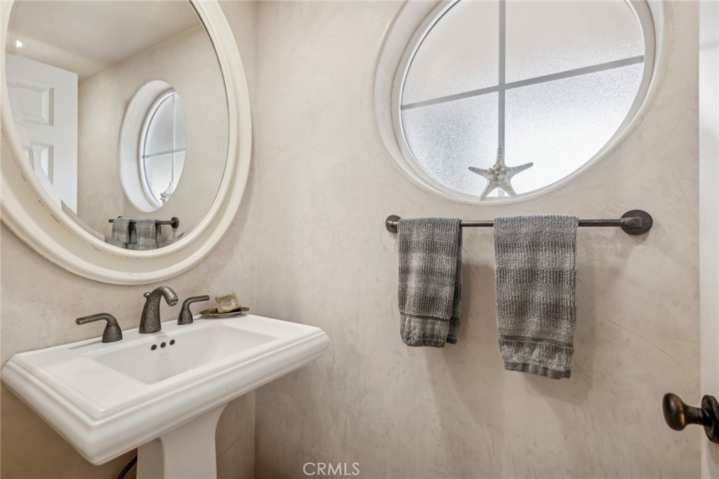 MLS #OC25275591 image #14