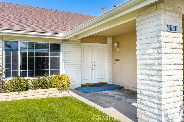 Detail Gallery Image 5 of 44 For 17651 Falkirk Ln, Huntington Beach,  CA 92649 - 4 Beds | 2 Baths