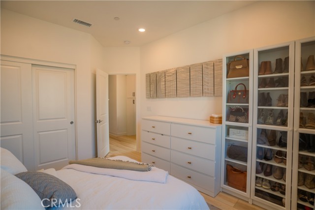 Image 7 of 37 For 11753 Florence Ave  1