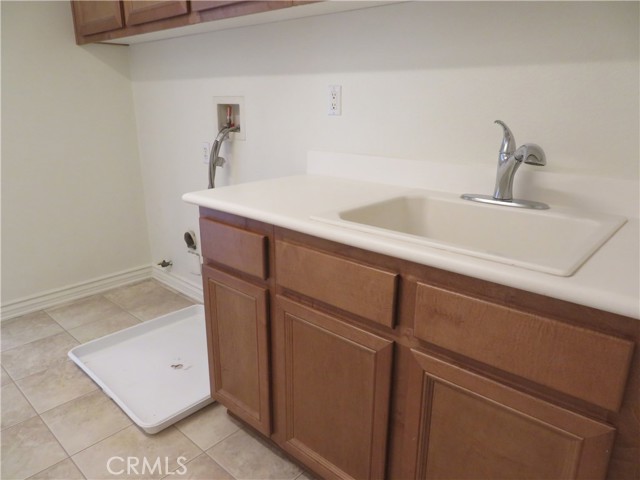 14336 Saline Drive, Eastvale CA: https://media.crmls.org/medias/202de3f3-f608-47ce-88bf-16100b93d5a6.jpg