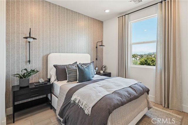 Detail Gallery Image 8 of 14 For 9330 via Azul, Pico Rivera,  CA 90660 - 4 Beds | 3/1 Baths