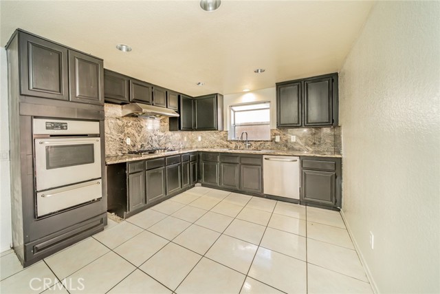 Detail Gallery Image 9 of 41 For 11327 Oakwood Dr, Fontana,  CA 92337 - 3 Beds | 2/1 Baths