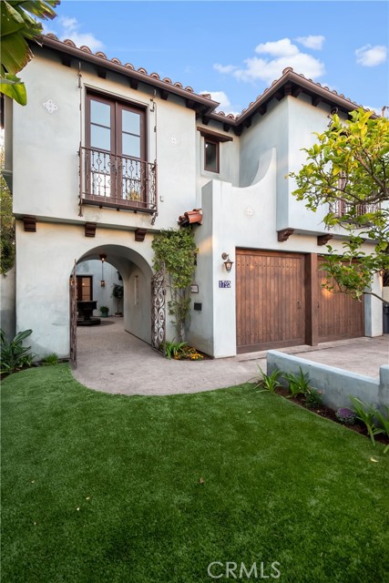 1725 Oak Avenue, Manhattan Beach, California 90266, 4 Bedrooms Bedrooms, ,4 BathroomsBathrooms,Residential,Sold,Oak,SB21251679