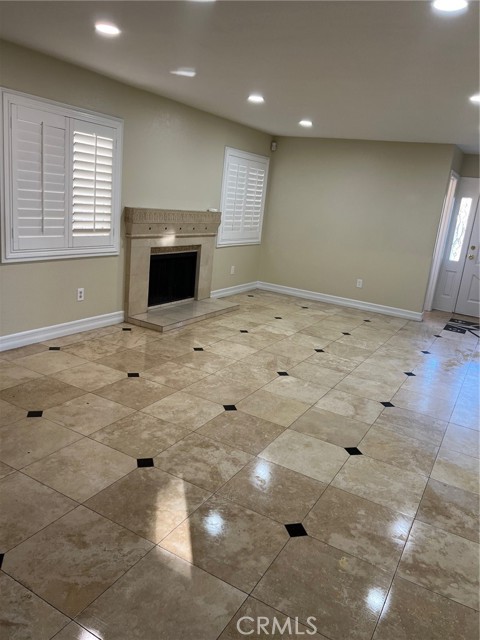 Detail Gallery Image 6 of 14 For 9326 Bunny Ln, Fontana,  CA 92335 - 4 Beds | 3 Baths