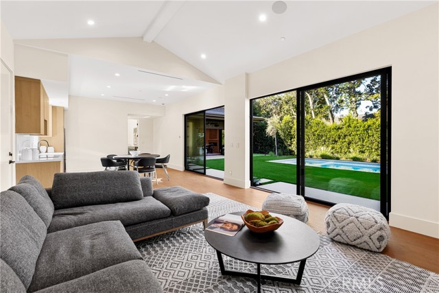 Detail Gallery Image 42 of 49 For 4018 Coldwater Canyon Ave, Studio City,  CA 91604 - 6 Beds | 6/1 Baths