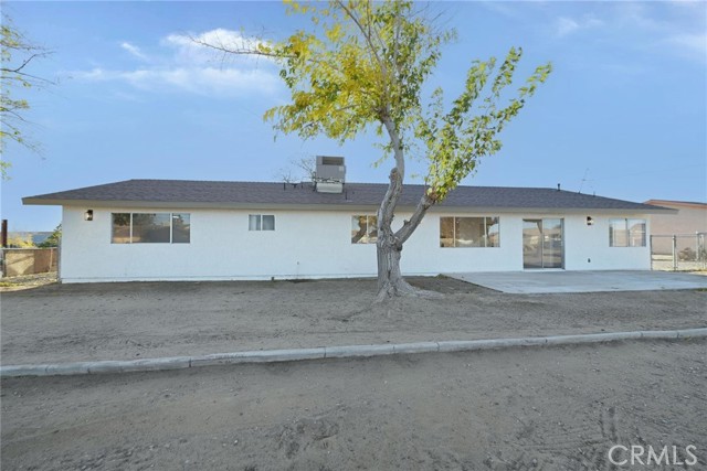 12960 El Rio Road, Victorville CA: https://media.crmls.org/medias/20303152-2b61-4df3-99ad-a36cfcf0aac0.jpg