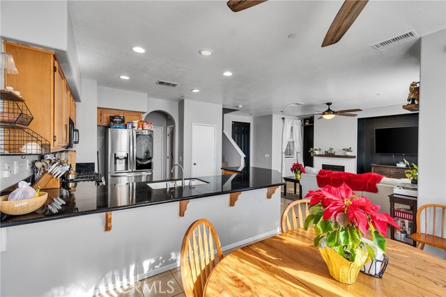 Detail Gallery Image 9 of 40 For 1607 Perennial Ct, Perris,  CA 92571 - 3 Beds | 2/1 Baths