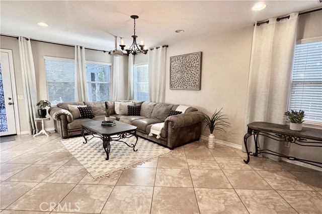 27123 Coral Bells Way, Murrieta CA: https://media.crmls.org/medias/20310e17-9767-45a7-a72c-6e31dc6e9788.jpg