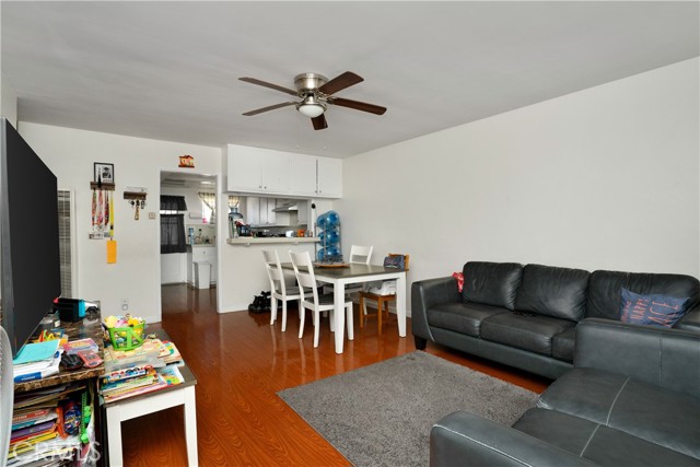 4220 W 165th Street, Lawndale CA: https://media.crmls.org/medias/20318685-51c5-4711-a2e5-339c266a3bf0.jpg