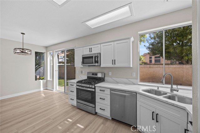 Detail Gallery Image 11 of 32 For 929 Mesa Alta Cir, Corona,  CA 92879 - 3 Beds | 2/1 Baths