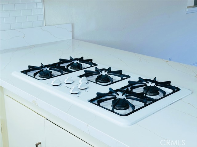 Detail Gallery Image 8 of 27 For 2105 E Petunia, Glendora,  CA 91740 - 3 Beds | 2 Baths