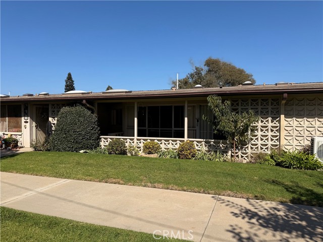 Detail Gallery Image 2 of 22 For 13381 El Dorado Dr 202d,  Seal Beach,  CA 90740 - 2 Beds | 1 Baths
