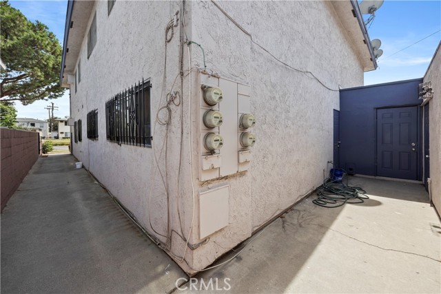 941 S Concourse Avenue, East Los Angeles CA: https://media.crmls.org/medias/20341232-78ab-4581-9956-7bc24ff3098f.jpg