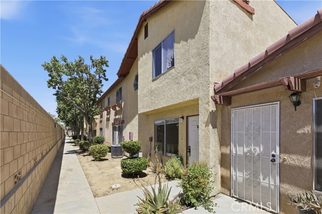 1700 E Avenue Q14, Palmdale CA: https://media.crmls.org/medias/2034c18a-647d-47ff-8efe-6dfe793e00b9.jpg