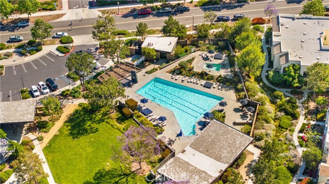 105 newall, Irvine CA: https://media.crmls.org/medias/2034d2c8-bff1-40e0-8ead-379d9eefc110.jpg