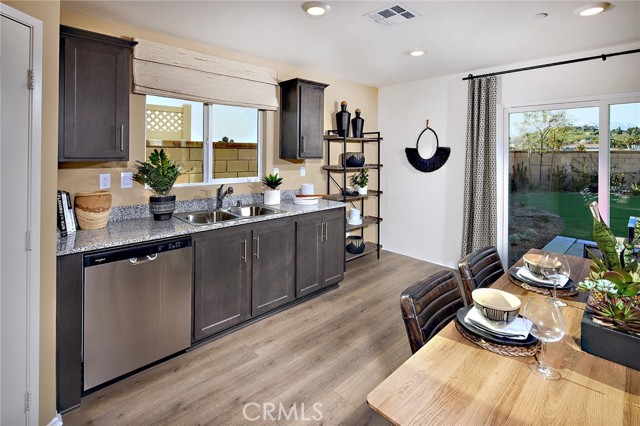 Detail Gallery Image 4 of 19 For 8540 Peachwillow Ct, Jurupa Valley,  CA 92509 - 4 Beds | 2/1 Baths