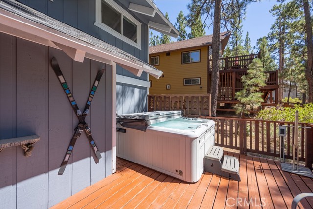 41747 Comstock Lane, Big Bear Lake CA: https://media.crmls.org/medias/2035098f-8f64-44fe-8803-7714766d7534.jpg