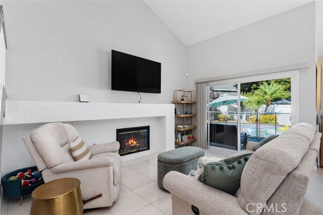 Detail Gallery Image 4 of 28 For 7 Clear Creek Ln, Laguna Hills,  CA 92653 - 4 Beds | 2/1 Baths