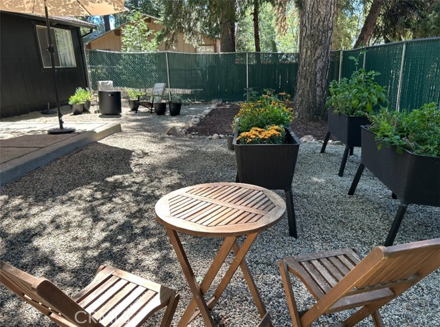 2511 Catalina Drive, Running Springs CA: https://media.crmls.org/medias/2036cc2b-0b57-4924-a9d8-4ad9b117a997.jpg