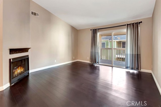 Detail Gallery Image 2 of 22 For 23556 Cambridge Rd #327,  Yorba Linda,  CA 92887 - 2 Beds | 2 Baths