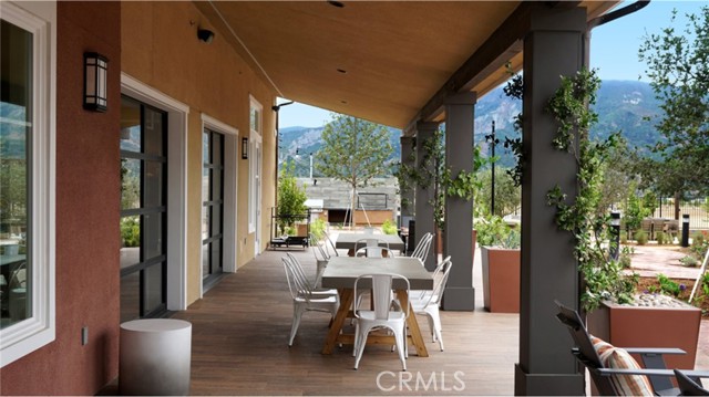 Detail Gallery Image 4 of 7 For 2213 Aneto Way, Santa Paula,  CA 93060 - 3 Beds | 2/1 Baths