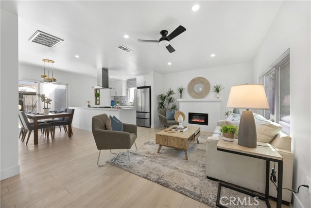 Detail Gallery Image 3 of 19 For 1379 E Elizabeth St, Pasadena,  CA 91104 - 2 Beds | 1 Baths