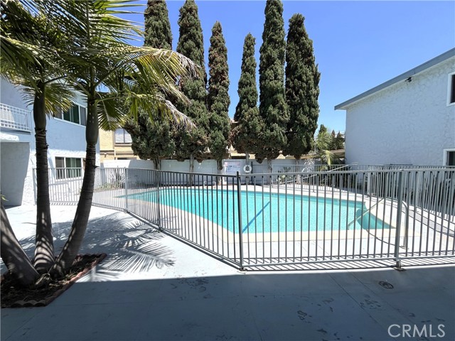 12926 Doty Avenue, Hawthorne CA: https://media.crmls.org/medias/203a66cd-8c69-465f-8980-c394cac2e2fb.jpg